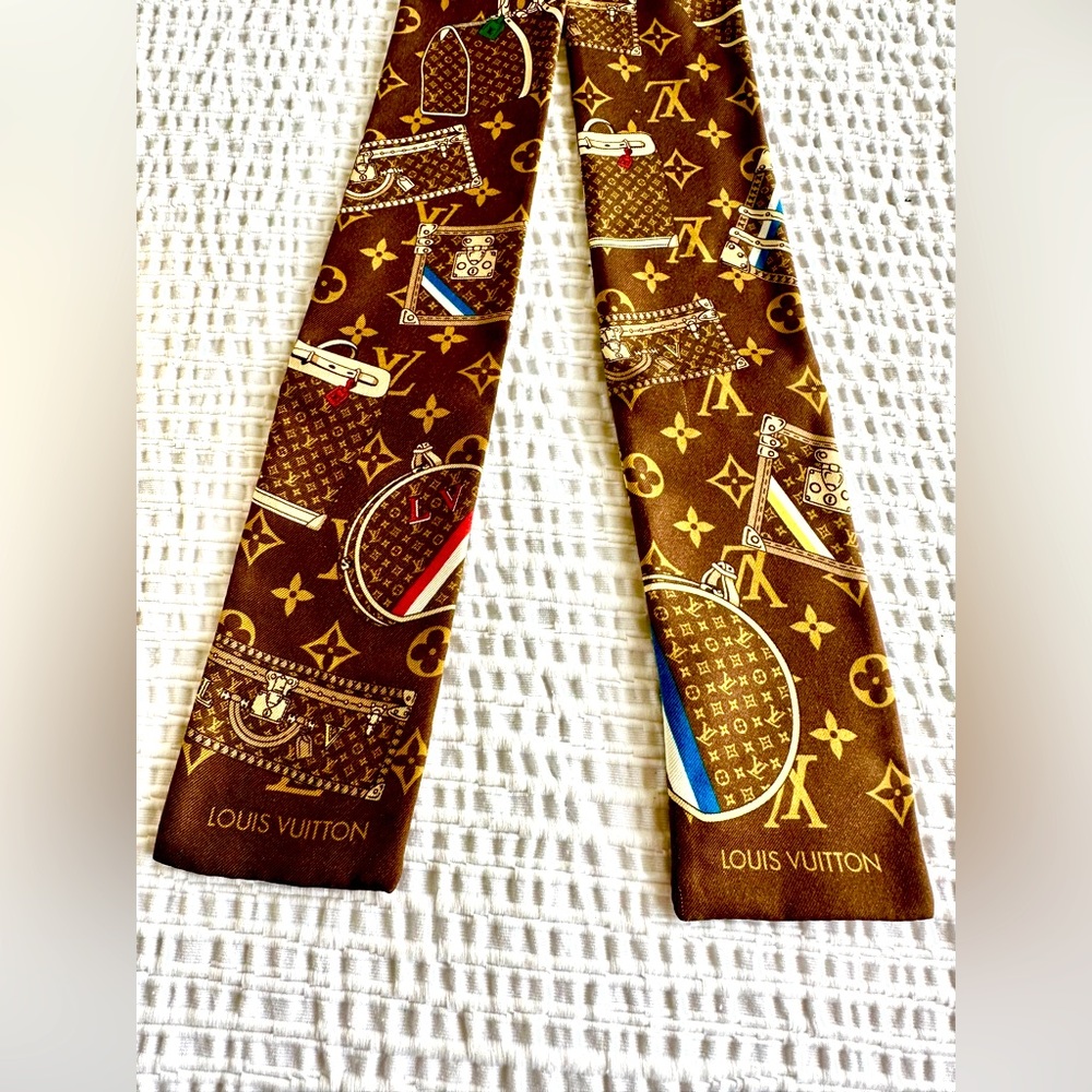 Louis Vuitton Monogram scarf (4 feet)